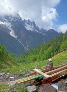 Chandernahan Lake Snow Trek